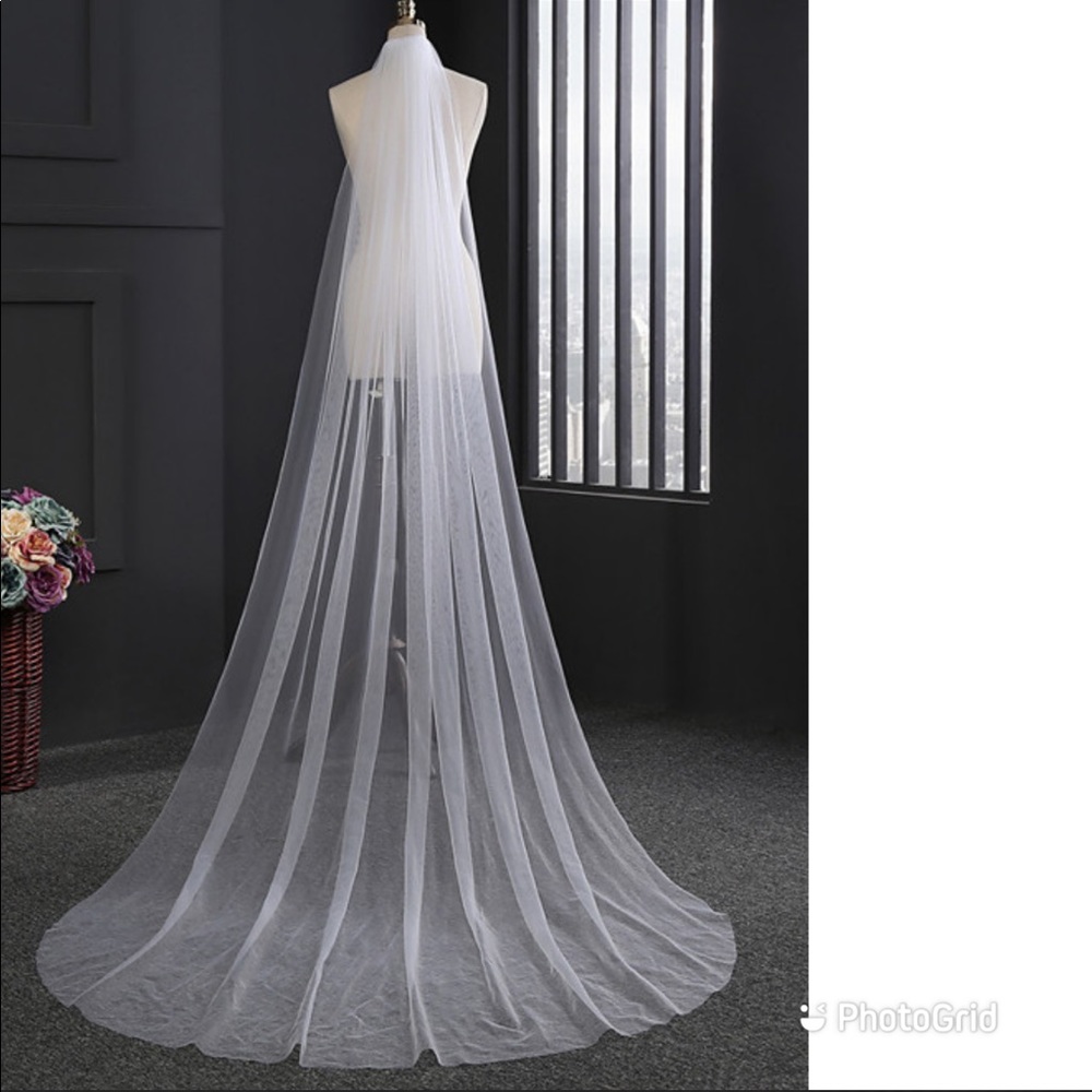 One-tier Cut Edge Wedding Veil Chapel Veils - Picture 2 of 6